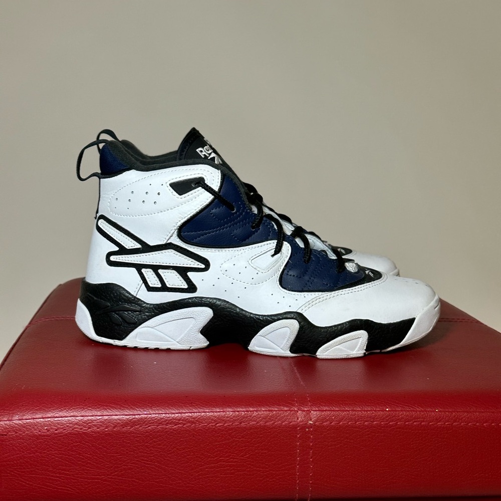 Reebok Avant Guard Sneakers - Picture 2 of 7